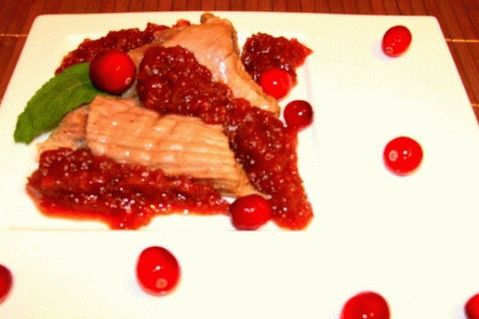 Würzige Pflaumen-Apfel-Sauce für Fleisch