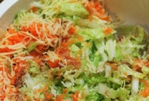 Gemüsesalat mit Kümmel