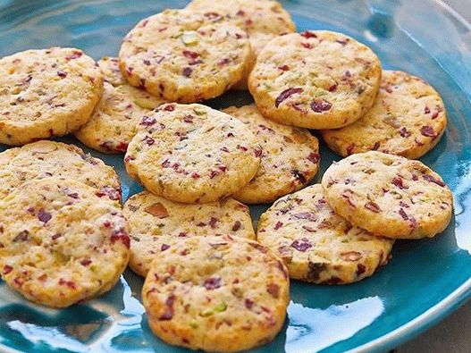 Photo Cookies mit Käse, Preiselbeeren und Pistazien