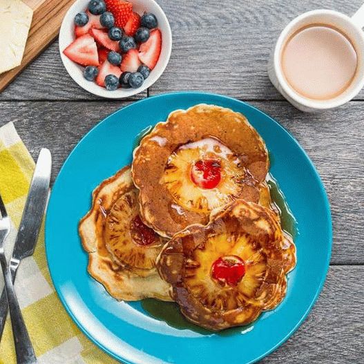 Photo Inverted Pancakes mit Ananas (Pfannkuchen mit Gewürzen)
