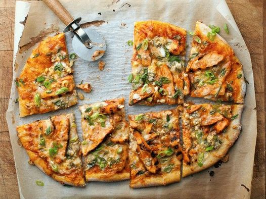 Photo Pizza mit Buffalo Chicken