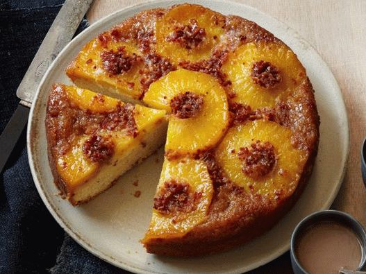 Photo Changeling Torte mit Ananas und Speck