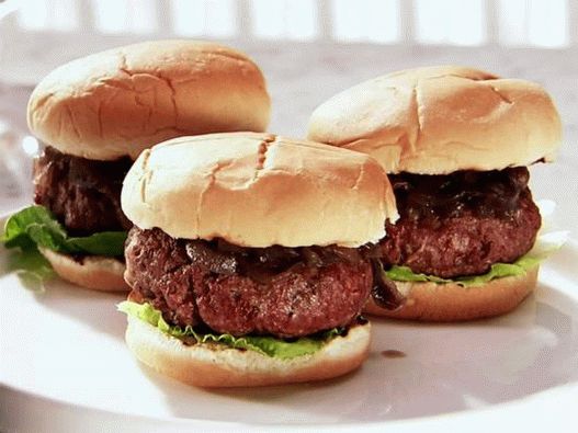 Photo Beer Burger mit rotem Zwiebelkompott