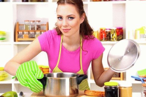 Wie kann man sich in der Küche bedienen?