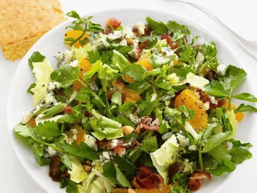 Salat mit Escariol und Speck