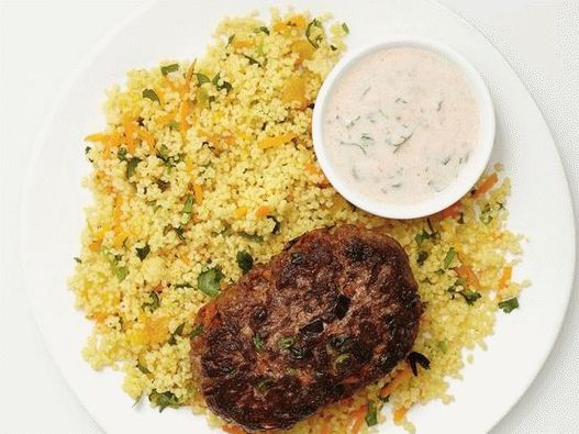 Foto Würzige Rindfleischkoteletts mit Couscous