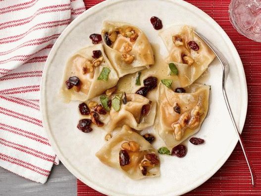 Foto des Gerichts - Tortellini mit süßer Kürbisfüllung und brauner Buttersauce