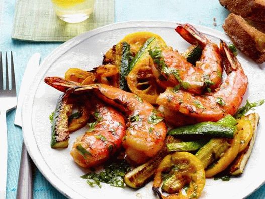 Photo - Shrimps mit gebackener Zitrone und Zucchini