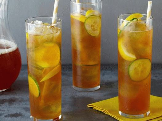 Foto - Pimms Cocktail mit Zitrone und Gurke