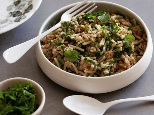 Dinkelvollkornbrei mit kleinen Nudeln