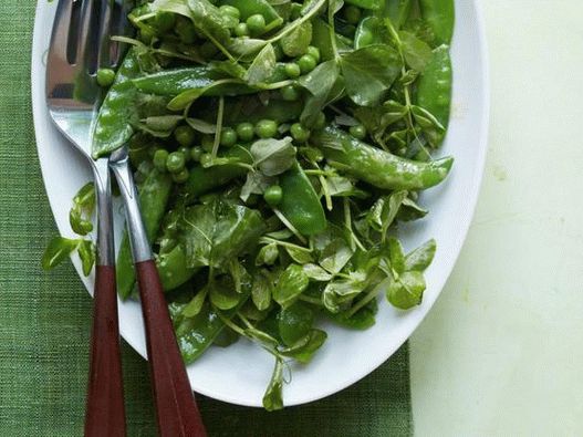Schneeerbsensalat mit Caper Dressing