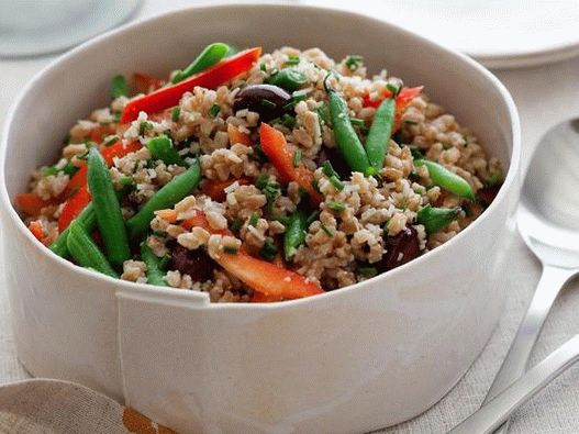 Mediterraner Salat mit Dinkel