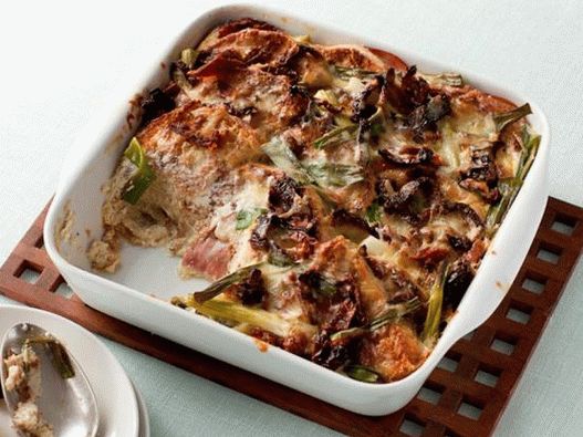 Auflauf mit Schinken, Käse und Eiern