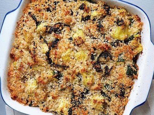 Herzhafter Auflauf mit Zucchini und Grünkohl