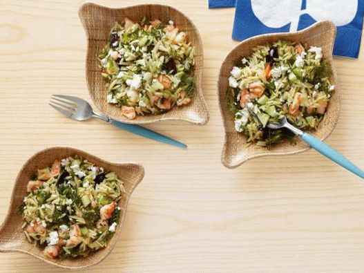 Orzo-Nudelsalat mit Garnelen und Feta