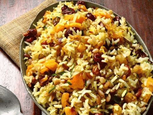 Fotoreisfüllung mit Trockenfrüchten und Curry für Torten