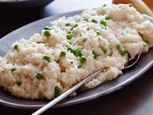 Foto von Risotto mit grünen Erbsen