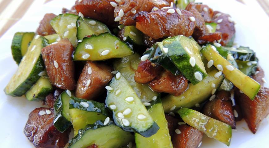 Gurken-Hähnchen-Salat