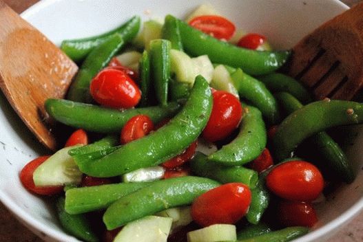 Foto Salat von Gurken und Erbsen