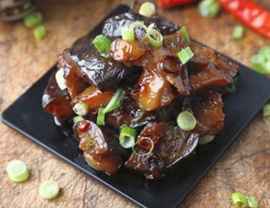 Foto gebratener Auberginensalat