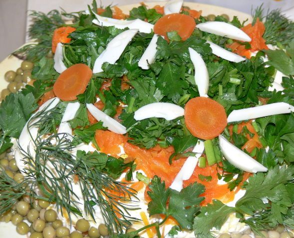 Salatwiese mit Huhn