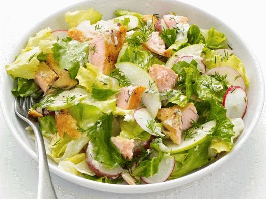 Fotosalat mit Saibling und Äpfeln