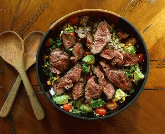 Fotosalat mit Rindfleisch und Bohnen