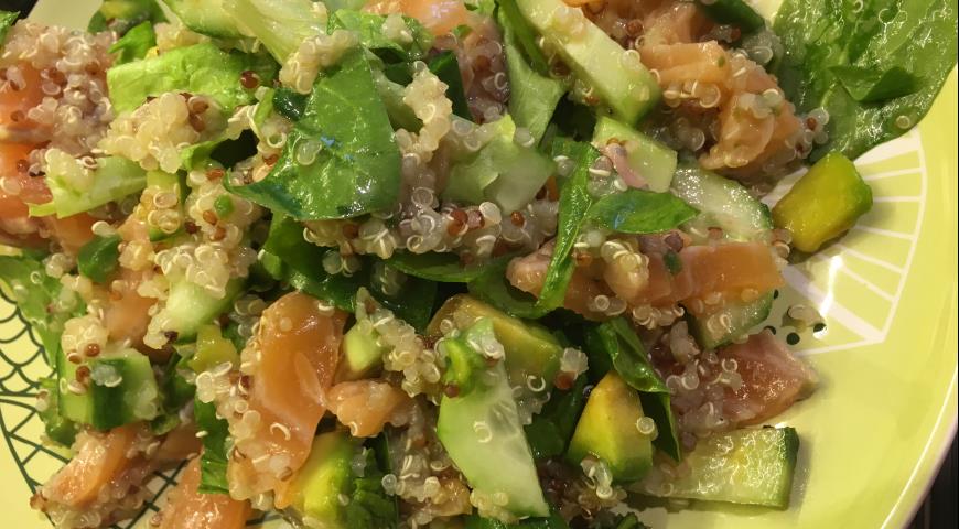 Quinoa Lachssalat