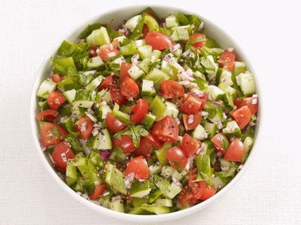 Fotosalat mit Tomaten, Gurken und Paprika