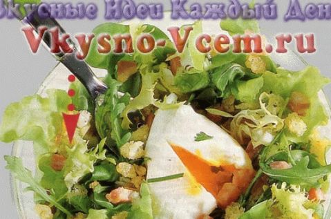 Salat mit Birnen und Garnelen im Speckmantel