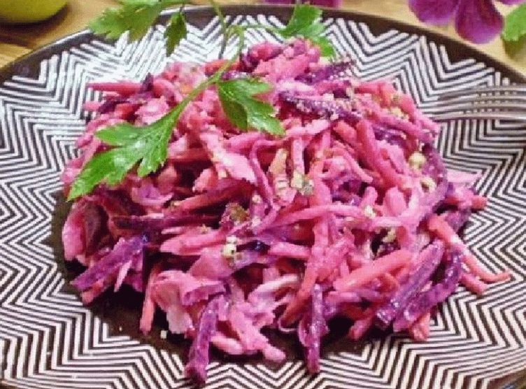 Gesundheitssalat mit Kohl