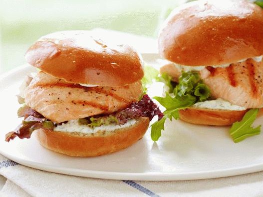 Foto gegrilltes Lachssandwich