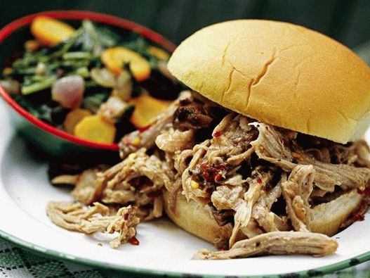 Photo Smoked Pork Sandwiches in North Carolina Sauce