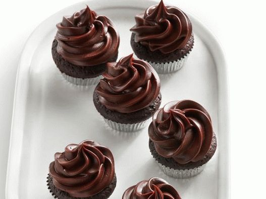 Schokoladen-Mini-Cupcakes mit Ganache-Creme