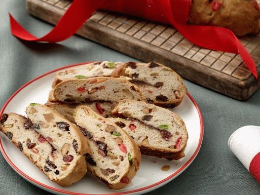 Foto von Stollen (deutscher Weihnachtskuchen)