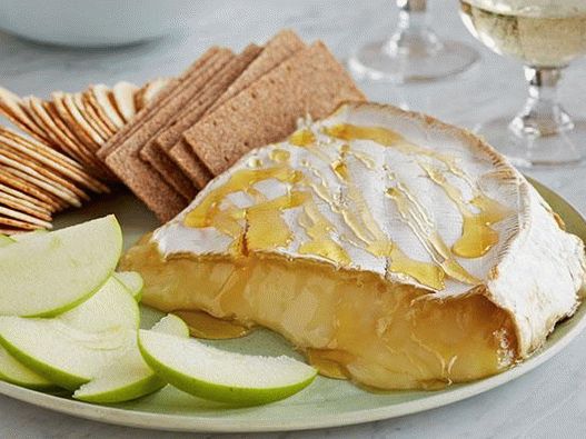 Foto von im Ofen gebackenem Brie