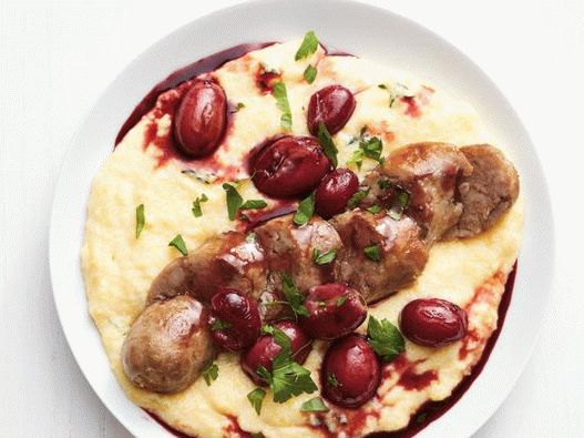 Photo Cheese Polenta mit Wurst und Traubensauce