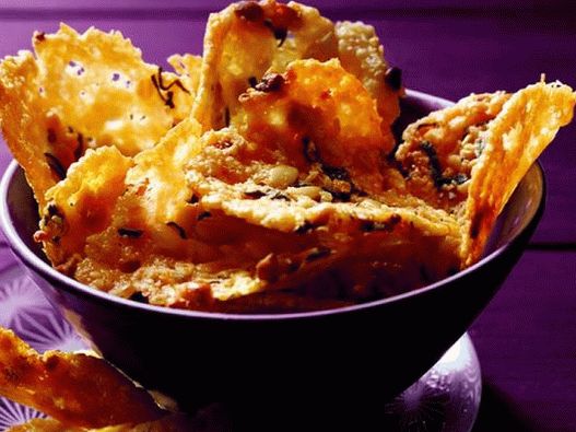 Photo Cheese Chips mit Pinienkernen