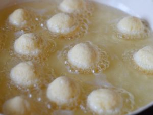 Käsebällchen