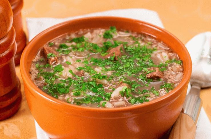 Kharcho-Suppe ohne Kartoffeln