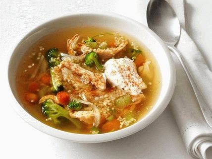 Fotosuppe mit gegrilltem Hähnchen und Quinoa