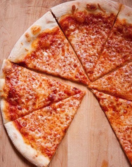 Photo Thin Pizza im New Yorker Stil