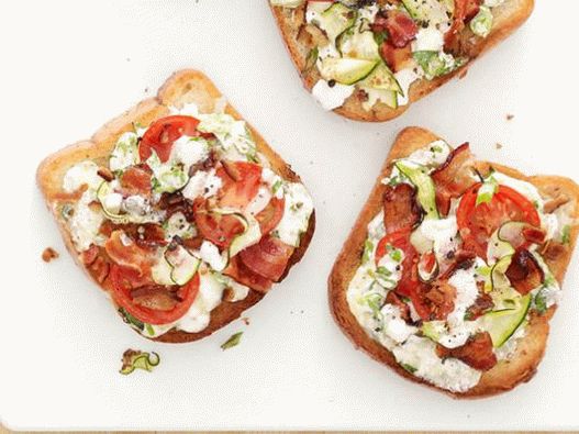 Photo Toasted mit Zucchini und Speck, überbacken mit Käse