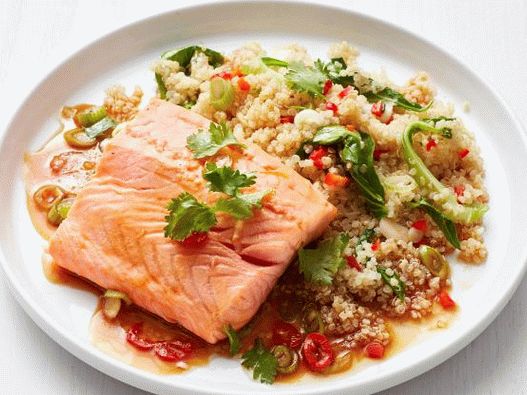 Photo Geschmorter Lachs mit Quinoa und Sesam-Ingwer-Dressing