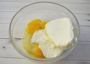 Hüttenkäse mit Apfel