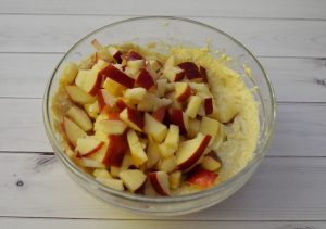 Hüttenkäse mit Apfel