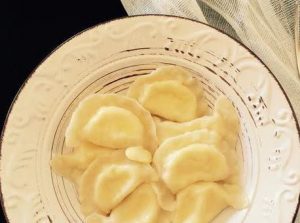 Knödel mit Suluguni