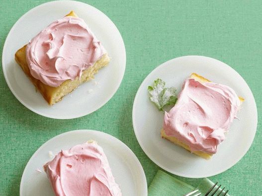 Foto viktorianischen Kuchen mit rosa Geranien