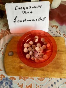 Spiegeleier auf einem Sandwich