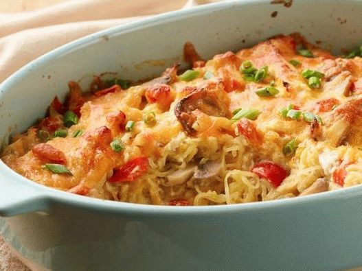 Foto von gebackenen Kürbis-Spaghetti mit Huhn